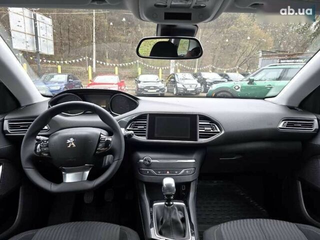 Пежо 308, объемом двигателя 1.6 л и пробегом 277 тыс. км за 8600 $, фото 6 на Automoto.ua