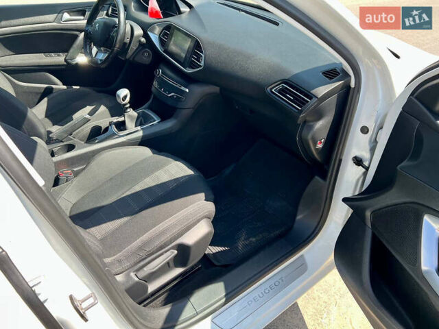 Пежо 308, объемом двигателя 1.6 л и пробегом 198 тыс. км за 8999 $, фото 8 на Automoto.ua
