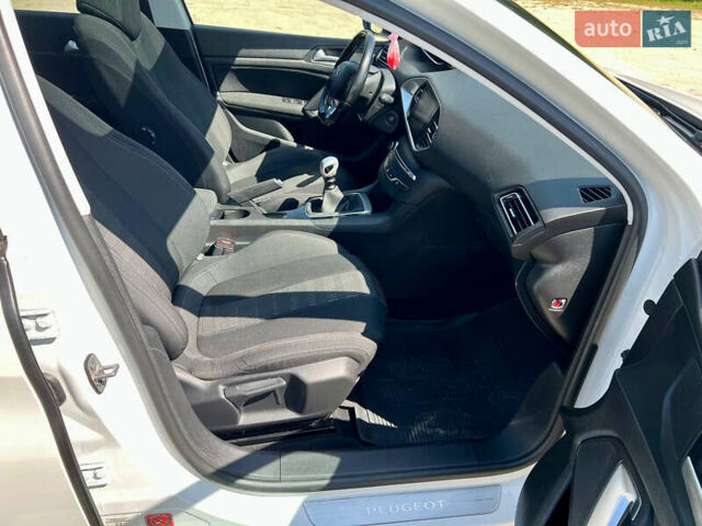Пежо 308, объемом двигателя 1.6 л и пробегом 198 тыс. км за 8999 $, фото 7 на Automoto.ua