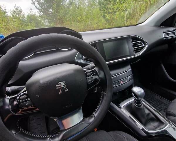 Пежо 308, объемом двигателя 1.56 л и пробегом 240 тыс. км за 9350 $, фото 26 на Automoto.ua