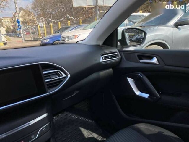 Пежо 308, объемом двигателя 1.6 л и пробегом 277 тыс. км за 8600 $, фото 20 на Automoto.ua