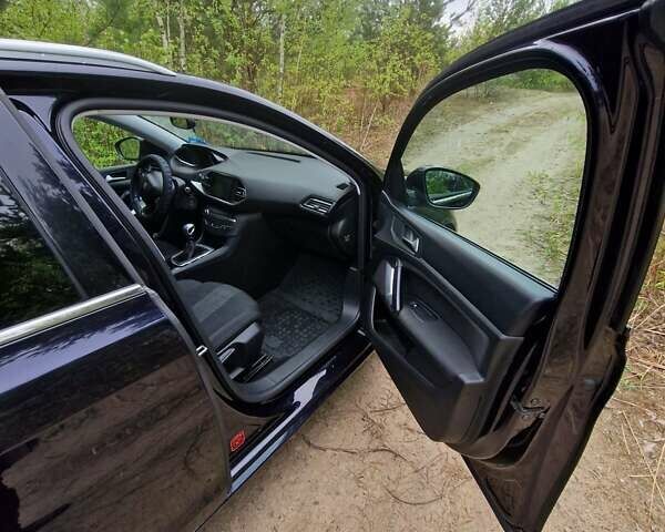 Пежо 308, объемом двигателя 1.56 л и пробегом 240 тыс. км за 9350 $, фото 14 на Automoto.ua