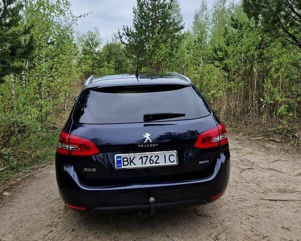 Пежо 308, объемом двигателя 1.56 л и пробегом 240 тыс. км за 9350 $, фото 10 на Automoto.ua