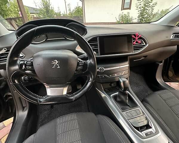 Пежо 308, объемом двигателя 1.56 л и пробегом 277 тыс. км за 10500 $, фото 3 на Automoto.ua