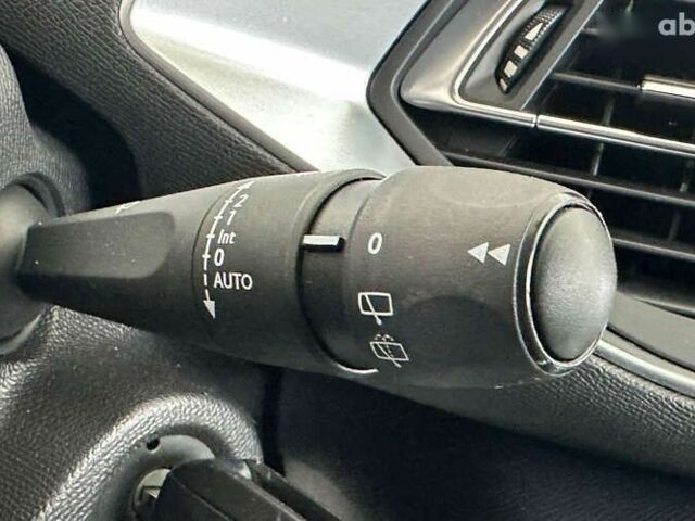 Пежо 308, объемом двигателя 1.5 л и пробегом 179 тыс. км за 11950 $, фото 11 на Automoto.ua