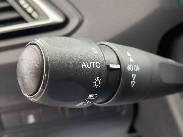 Пежо 308, объемом двигателя 1.5 л и пробегом 162 тыс. км за 13650 $, фото 15 на Automoto.ua