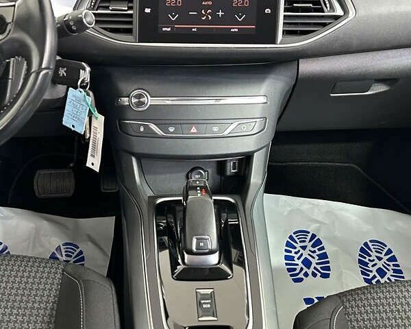 Пежо 308, объемом двигателя 1.5 л и пробегом 170 тыс. км за 14250 $, фото 12 на Automoto.ua