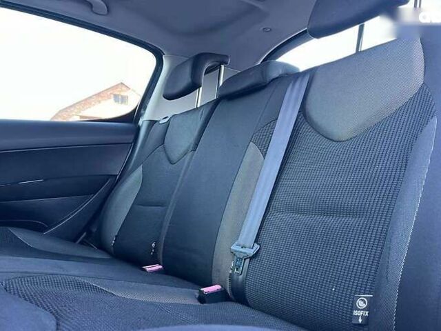 Пежо 308, объемом двигателя 1.6 л и пробегом 194 тыс. км за 5600 $, фото 13 на Automoto.ua