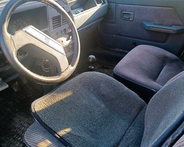 Серый Пежо 308, объемом двигателя 1.9 л и пробегом 300 тыс. км за 799 $, фото 2 на Automoto.ua