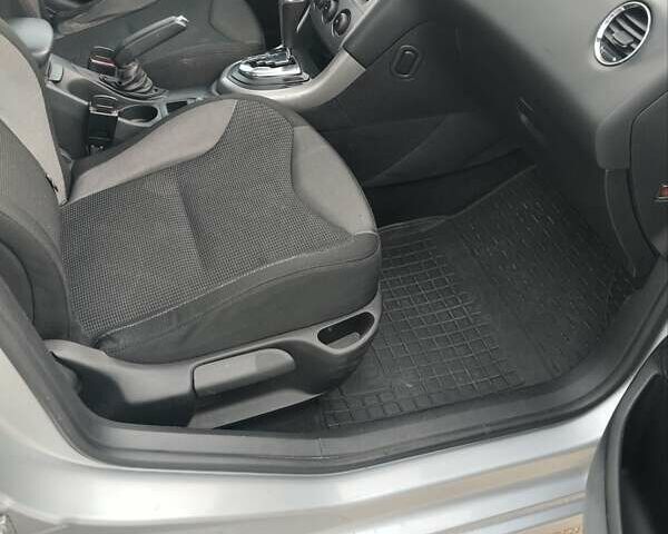 Серый Пежо 308, объемом двигателя 1.6 л и пробегом 155 тыс. км за 6000 $, фото 14 на Automoto.ua