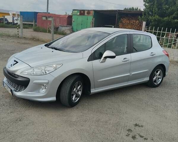 Серый Пежо 308, объемом двигателя 1.6 л и пробегом 155 тыс. км за 6000 $, фото 3 на Automoto.ua