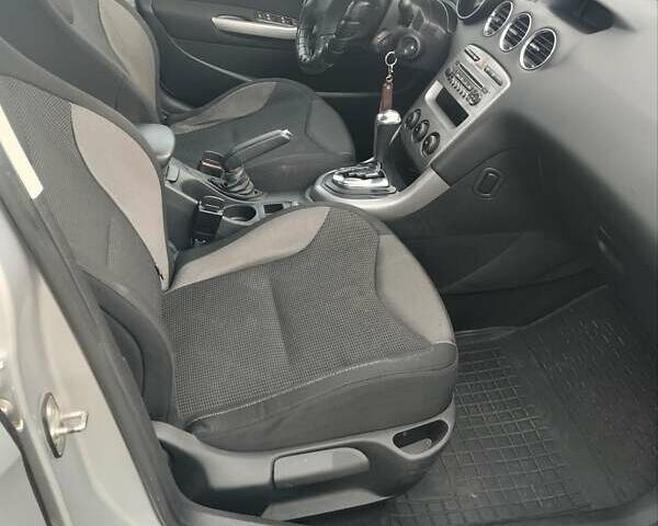 Серый Пежо 308, объемом двигателя 1.6 л и пробегом 155 тыс. км за 6000 $, фото 10 на Automoto.ua