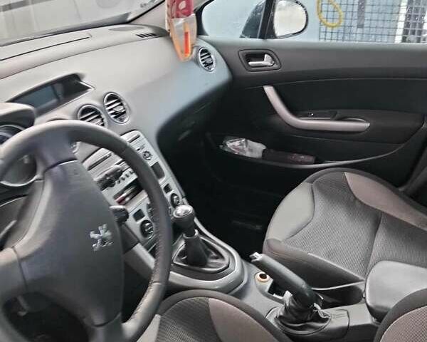 Серый Пежо 308, объемом двигателя 1.6 л и пробегом 235 тыс. км за 5000 $, фото 6 на Automoto.ua