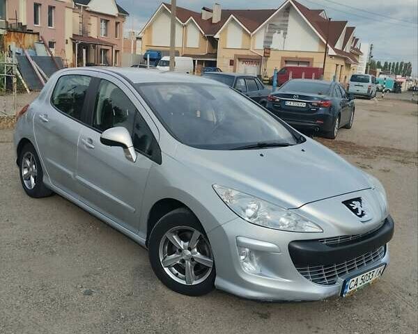 Серый Пежо 308, объемом двигателя 1.6 л и пробегом 155 тыс. км за 6000 $, фото 1 на Automoto.ua