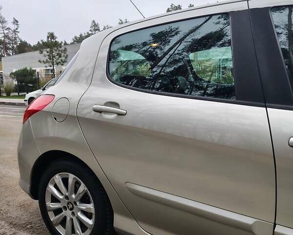 Серый Пежо 308, объемом двигателя 1.56 л и пробегом 209 тыс. км за 6000 $, фото 1 на Automoto.ua