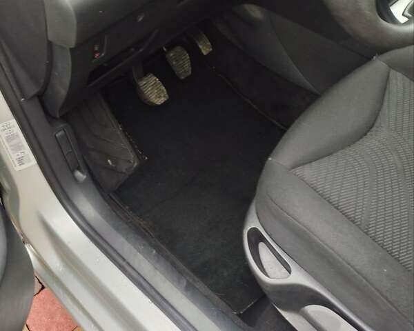 Серый Пежо 308, объемом двигателя 1.4 л и пробегом 229 тыс. км за 5900 $, фото 12 на Automoto.ua