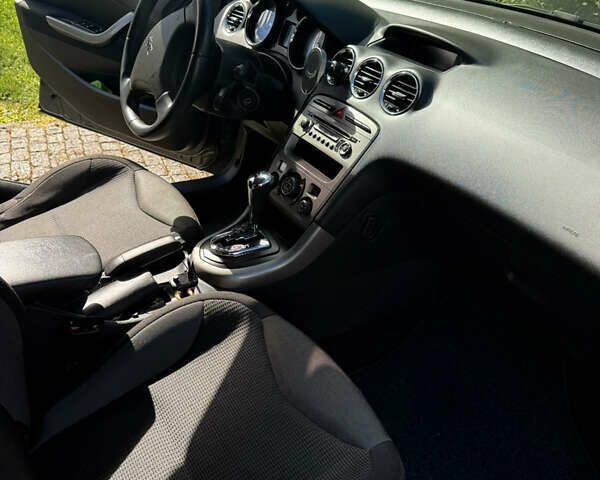 Сірий Пежо 308, об'ємом двигуна 1.6 л та пробігом 129 тис. км за 5800 $, фото 3 на Automoto.ua