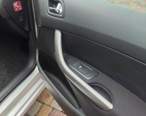 Серый Пежо 308, объемом двигателя 1.4 л и пробегом 229 тыс. км за 5900 $, фото 25 на Automoto.ua