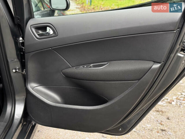 Серый Пежо 308, объемом двигателя 1.6 л и пробегом 96 тыс. км за 6700 $, фото 57 на Automoto.ua