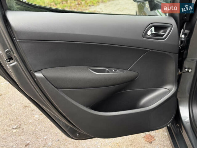 Серый Пежо 308, объемом двигателя 1.6 л и пробегом 96 тыс. км за 6700 $, фото 61 на Automoto.ua