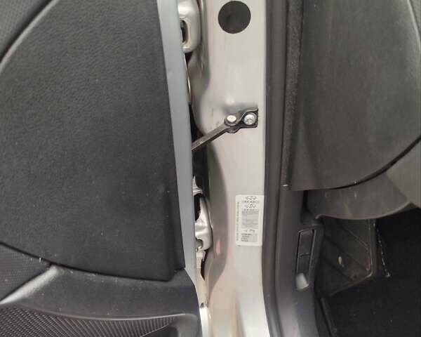 Серый Пежо 308, объемом двигателя 1.4 л и пробегом 229 тыс. км за 5900 $, фото 14 на Automoto.ua