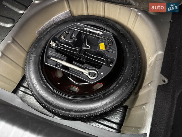 Серый Пежо 308, объемом двигателя 1.6 л и пробегом 96 тыс. км за 6700 $, фото 69 на Automoto.ua