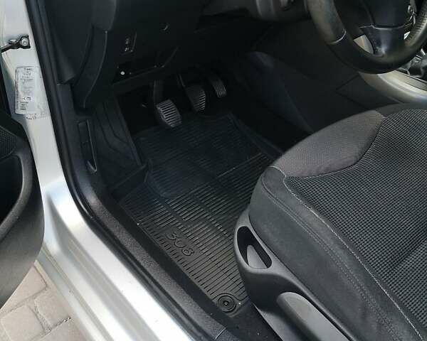 Сірий Пежо 308, об'ємом двигуна 1.6 л та пробігом 195 тис. км за 4800 $, фото 8 на Automoto.ua