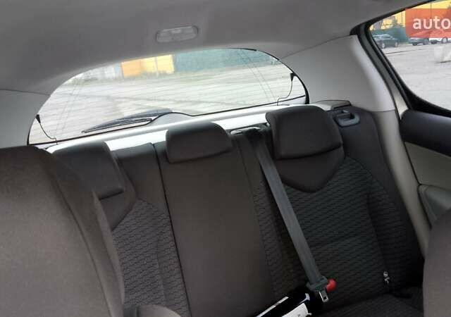 Серый Пежо 308, объемом двигателя 1.6 л и пробегом 238 тыс. км за 4000 $, фото 8 на Automoto.ua