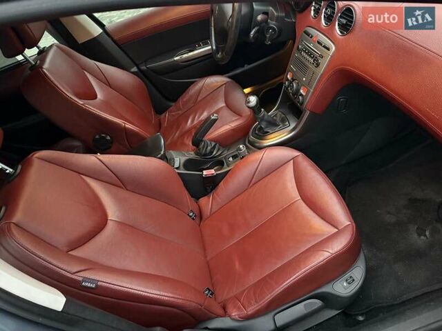 Серый Пежо 308, объемом двигателя 1.6 л и пробегом 270 тыс. км за 6190 $, фото 33 на Automoto.ua