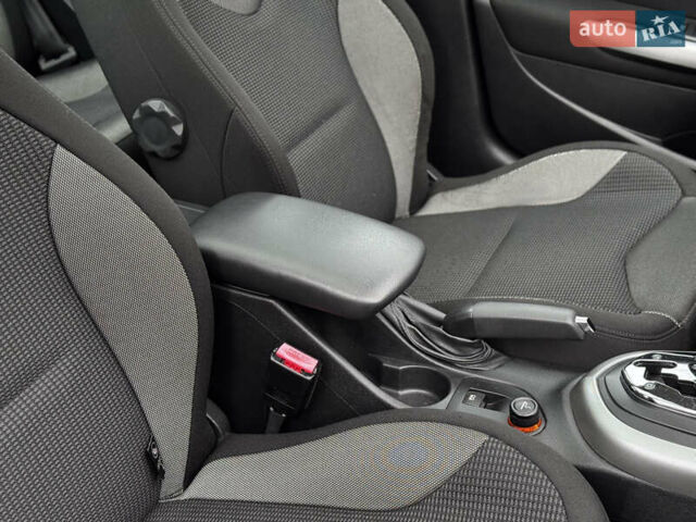 Серый Пежо 308, объемом двигателя 1.6 л и пробегом 96 тыс. км за 6700 $, фото 48 на Automoto.ua