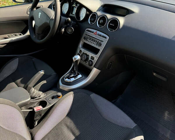 Серый Пежо 308, объемом двигателя 1.6 л и пробегом 165 тыс. км за 6200 $, фото 12 на Automoto.ua