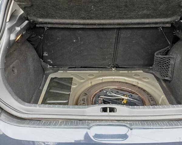 Серый Пежо 308, объемом двигателя 1.6 л и пробегом 228 тыс. км за 5100 $, фото 18 на Automoto.ua