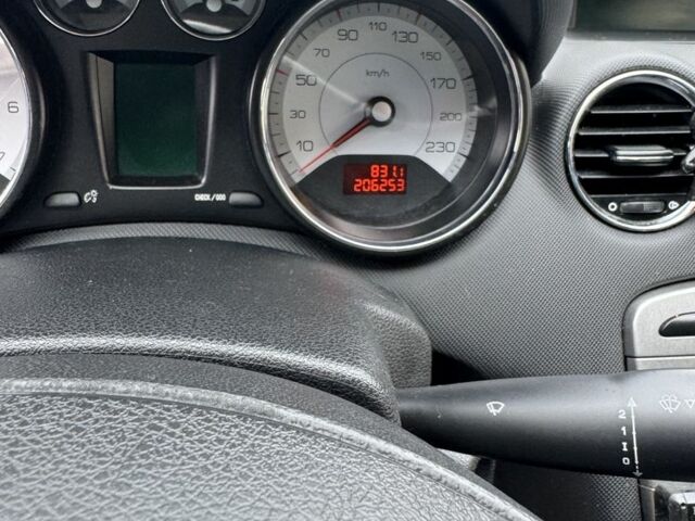 Сірий Пежо 308, об'ємом двигуна 1.6 л та пробігом 210 тис. км за 5500 $, фото 13 на Automoto.ua