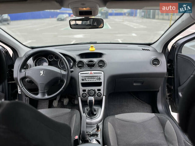 Серый Пежо 308, объемом двигателя 1.6 л и пробегом 229 тыс. км за 5300 $, фото 8 на Automoto.ua