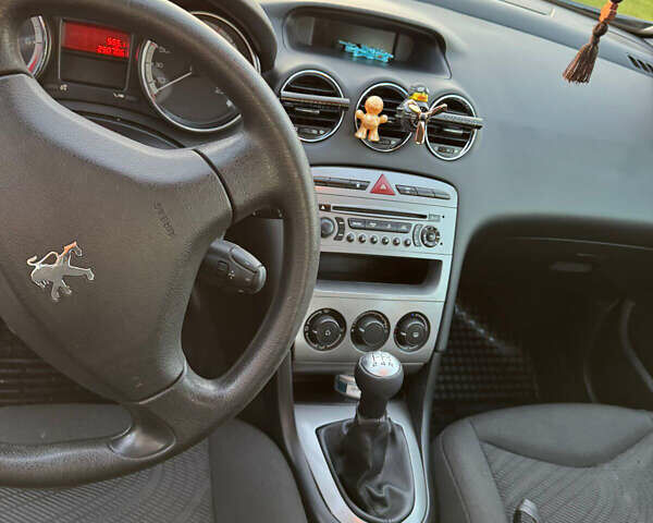 Сірий Пежо 308, об'ємом двигуна 1.4 л та пробігом 250 тис. км за 5200 $, фото 7 на Automoto.ua
