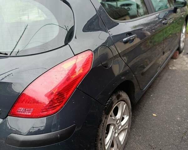 Серый Пежо 308, объемом двигателя 1.6 л и пробегом 228 тыс. км за 5100 $, фото 3 на Automoto.ua