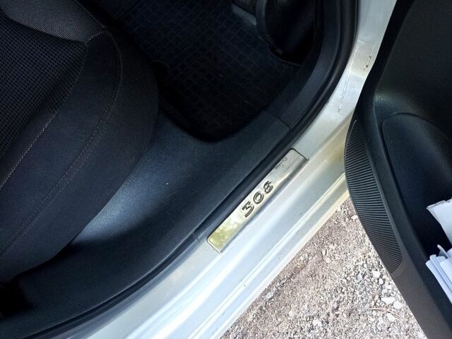 Серый Пежо 308, объемом двигателя 1.6 л и пробегом 211 тыс. км за 3530 $, фото 6 на Automoto.ua