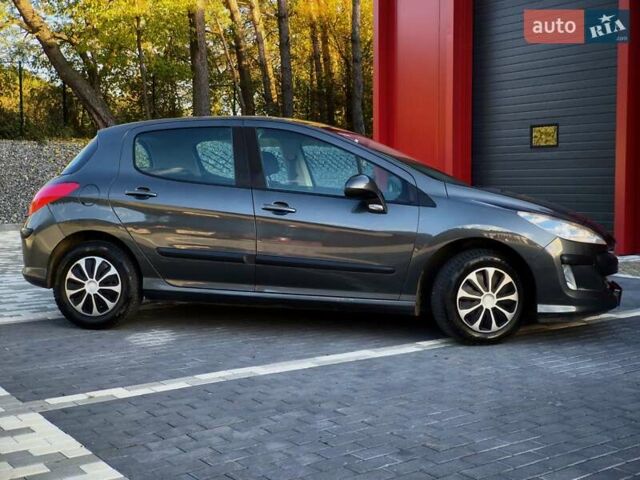 Пежо 308 2009 в Львове на Automoto.ua Серый Пежо 308, объемом двигателя 1.6 л и пробегом 223 тыс. км за 3900 $, фото 5 на Automoto.ua