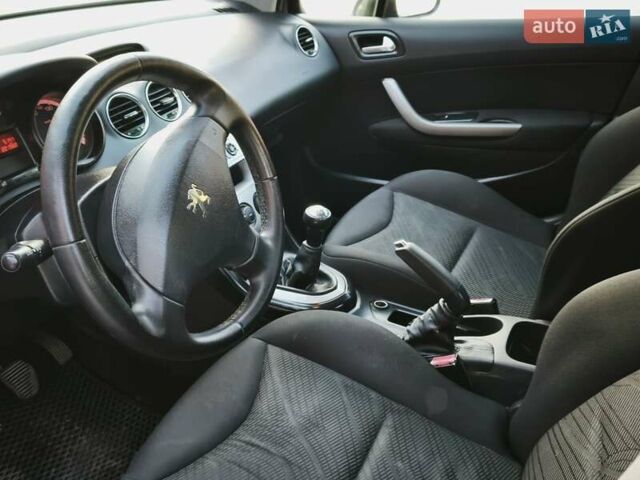 Пежо 308 2009 в Львове на Automoto.ua Серый Пежо 308, объемом двигателя 1.6 л и пробегом 223 тыс. км за 3900 $, фото 17 на Automoto.ua