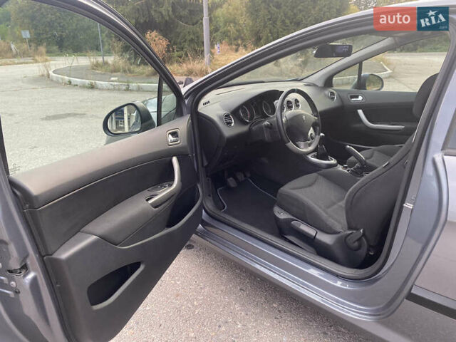 Серый Пежо 308, объемом двигателя 1.56 л и пробегом 216 тыс. км за 4600 $, фото 7 на Automoto.ua