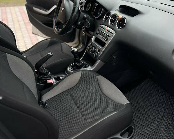 Серый Пежо 308, объемом двигателя 1.6 л и пробегом 201 тыс. км за 4999 $, фото 1 на Automoto.ua