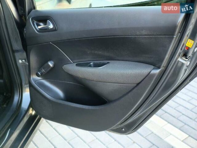 Пежо 308 2009 в Львове на Automoto.ua Серый Пежо 308, объемом двигателя 1.6 л и пробегом 223 тыс. км за 3900 $, фото 26 на Automoto.ua