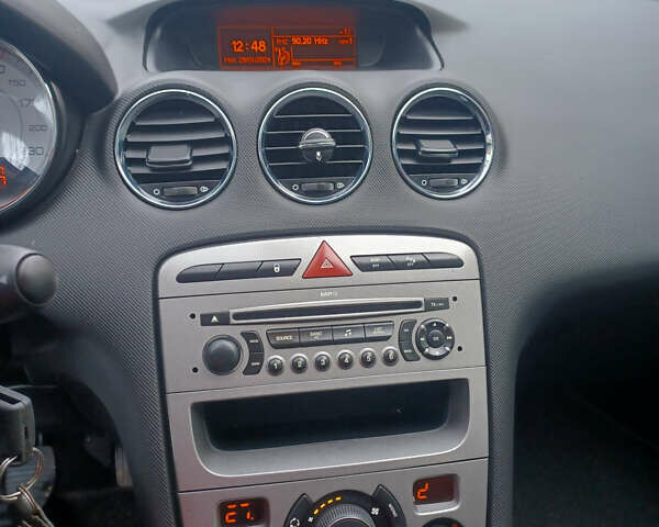 Серый Пежо 308, объемом двигателя 1.6 л и пробегом 242 тыс. км за 4850 $, фото 6 на Automoto.ua