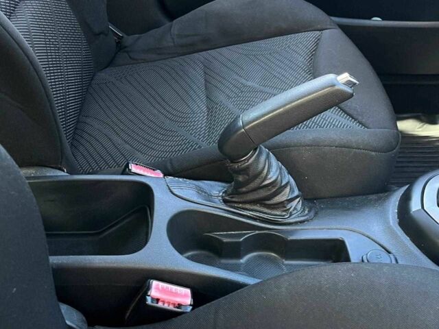 Сірий Пежо 308, об'ємом двигуна 1.6 л та пробігом 250 тис. км за 5440 $, фото 6 на Automoto.ua