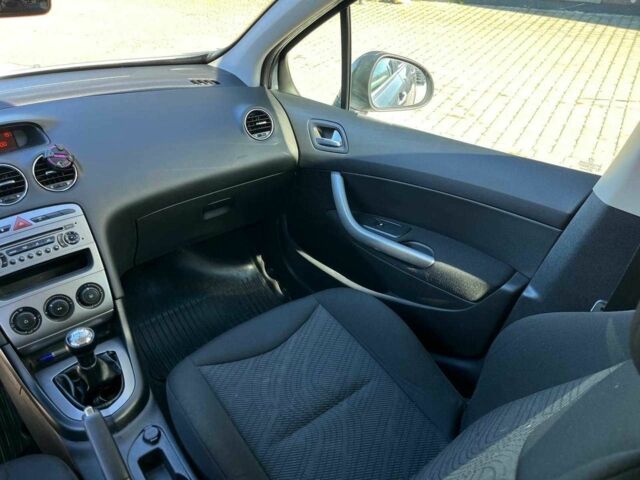 Сірий Пежо 308, об'ємом двигуна 1.6 л та пробігом 250 тис. км за 5440 $, фото 11 на Automoto.ua