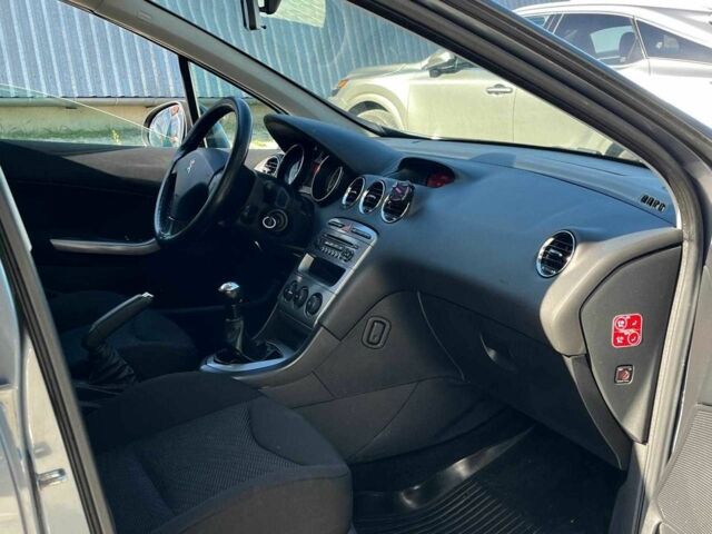 Сірий Пежо 308, об'ємом двигуна 1.6 л та пробігом 250 тис. км за 5440 $, фото 8 на Automoto.ua