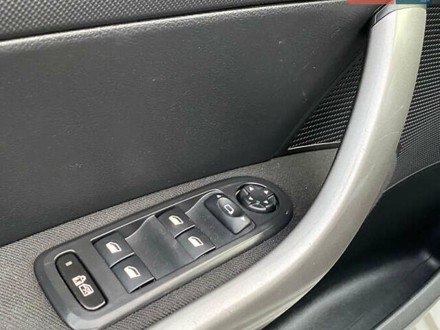 Серый Пежо 308, объемом двигателя 1.6 л и пробегом 225 тыс. км за 4900 $, фото 20 на Automoto.ua