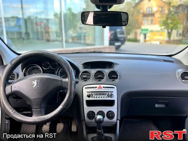 Сірий Пежо 308, об'ємом двигуна 1.6 л та пробігом 230 тис. км за 5900 $, фото 7 на Automoto.ua