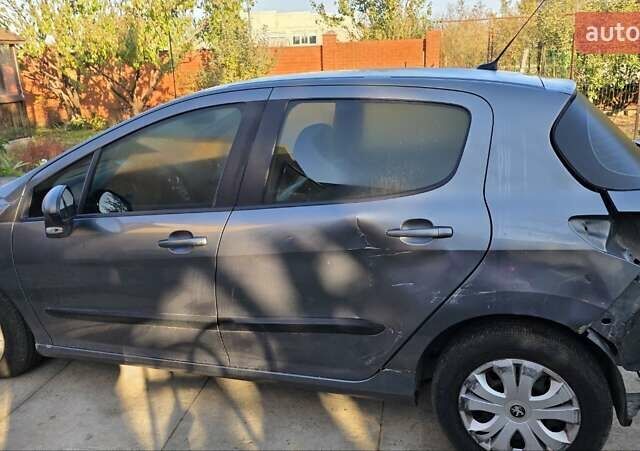 Серый Пежо 308, объемом двигателя 0 л и пробегом 240 тыс. км за 2800 $, фото 3 на Automoto.ua