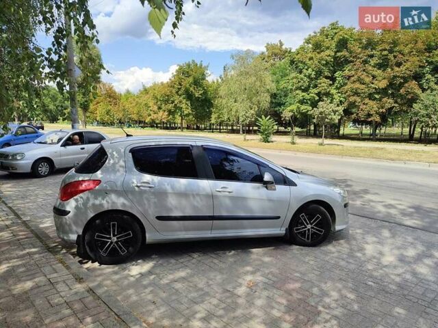 Серый Пежо 308, объемом двигателя 1.56 л и пробегом 146 тыс. км за 7500 $, фото 4 на Automoto.ua